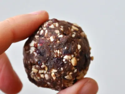 Chocolate Cashew Cookie Pops