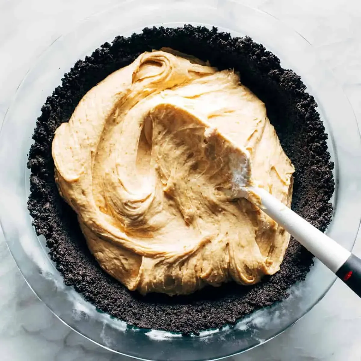 Peanut Butter Pie with crackers