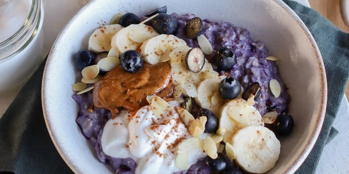 Blueberry Almond Oatmeal