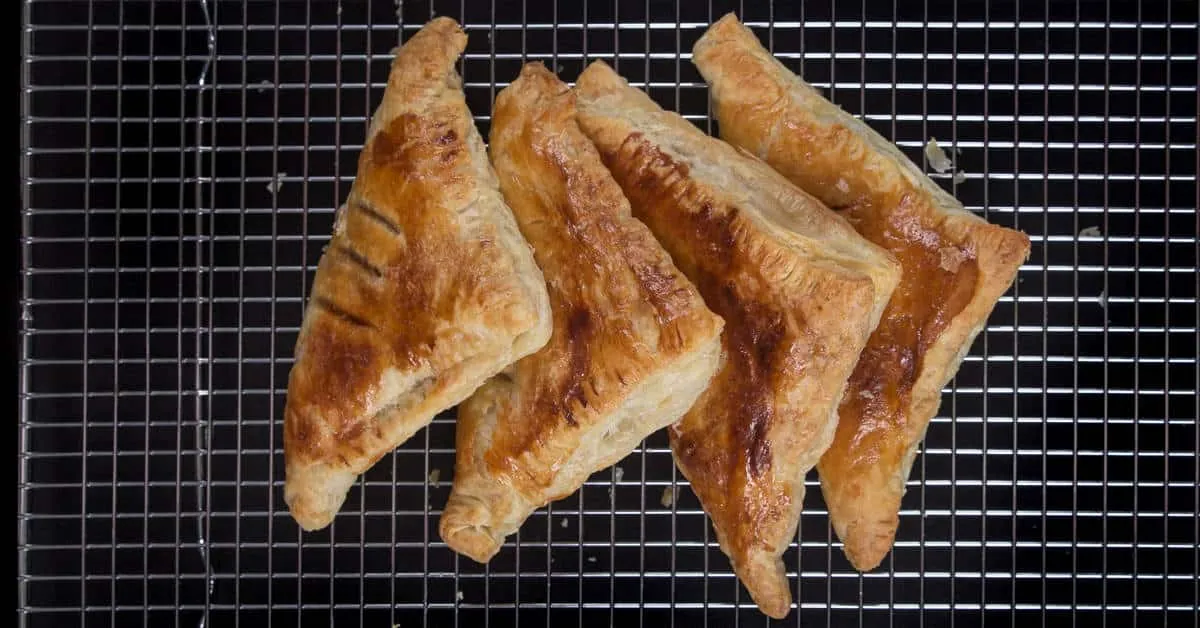 Apple Turnovers with pie crust