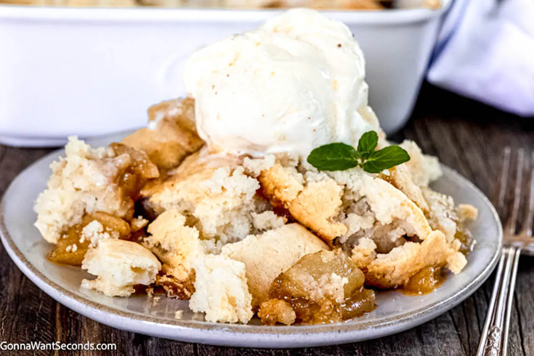 Apple Cobbler with apples