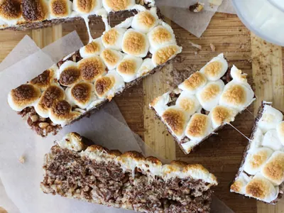 S’mores Krispies Bars