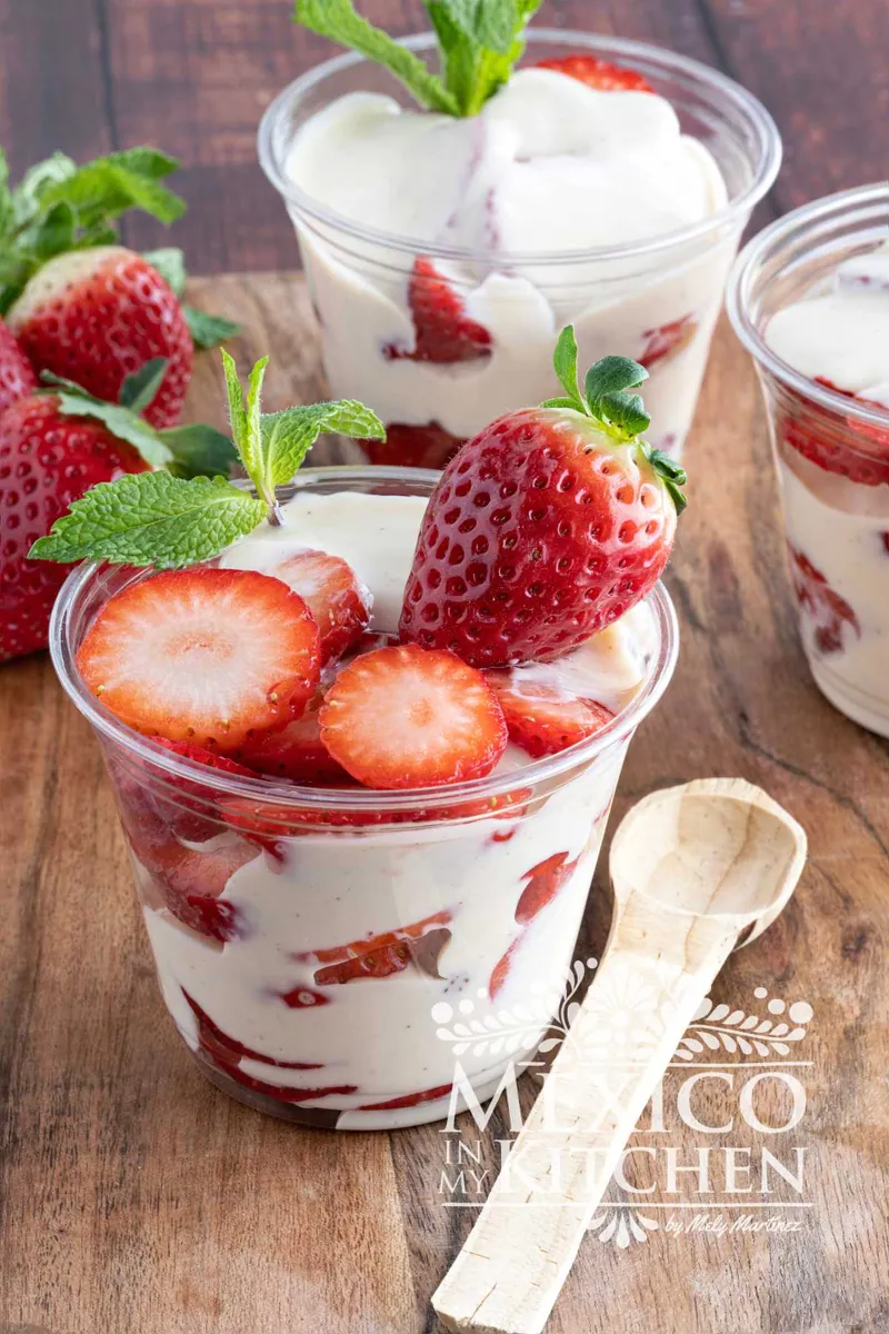 Strawberries and Cream with heavy cream