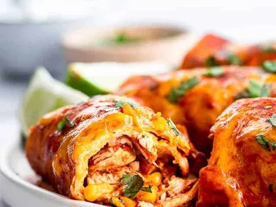 Slow Cooker Chicken Enchiladas