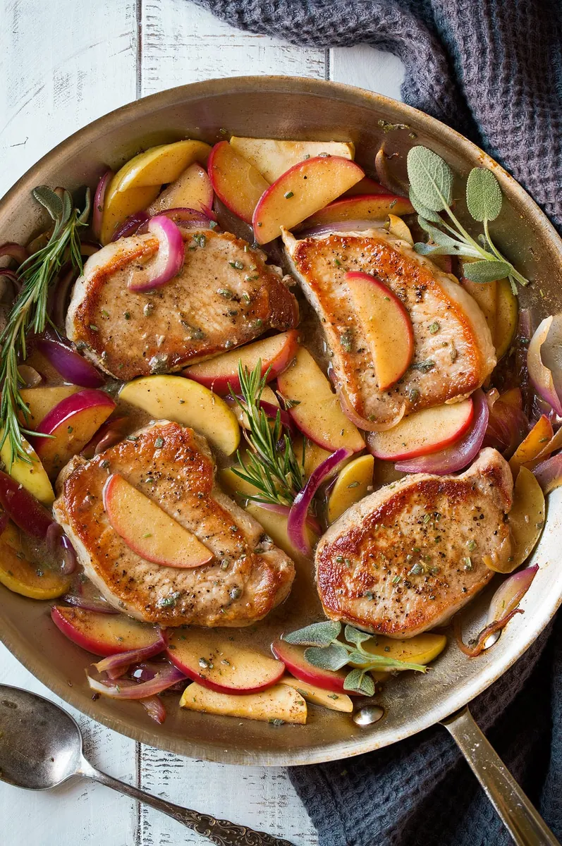 Pork Chops with Apples with red onions