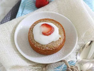 Individual Vanilla Cakes