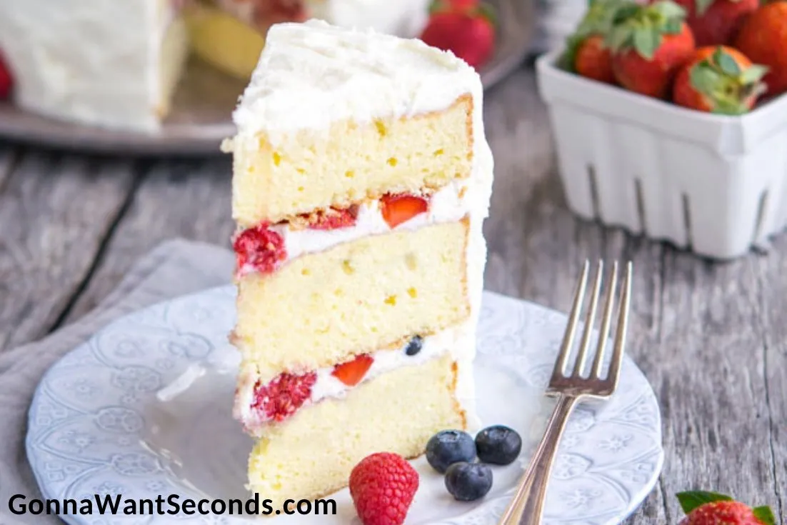 Berry Chantilly Cake