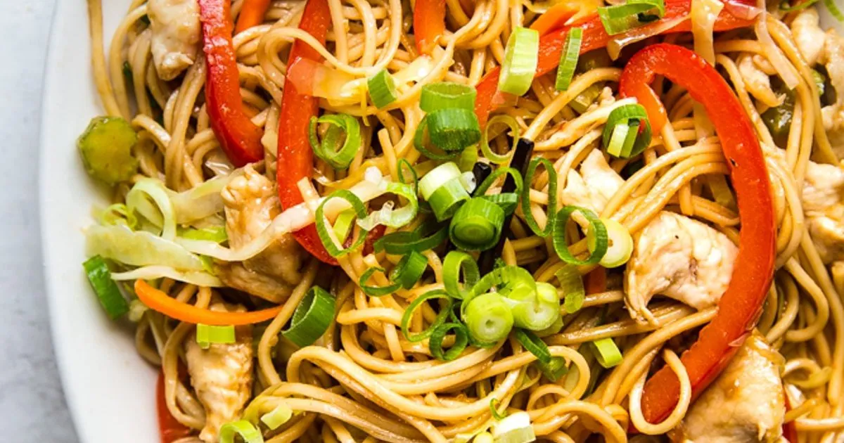Chicken Chow Mein with celery