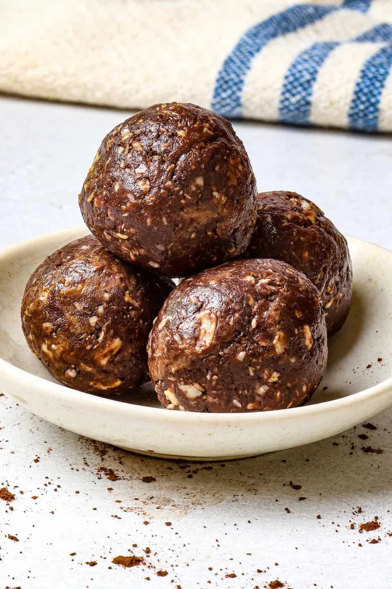 Chocolate Oat Energy Bites
