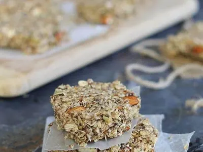 Apple Cinnamon Granola Bars