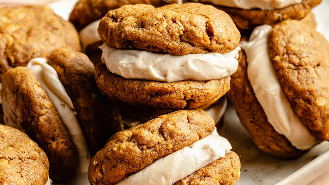 Pumpkin Oatmeal Cream Pies